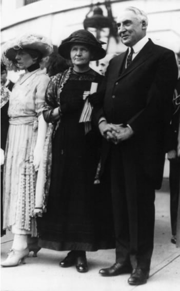 20 mai 1921 Marie Curie à la Maison Blanche avec le Président W Harding