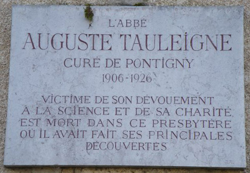 Pontigny , plaque Tauleigne 