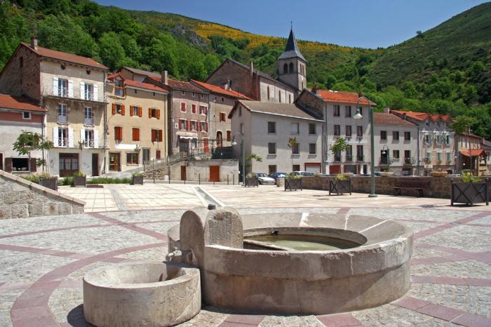 Saint-Laurent-les-Bains Fontaine